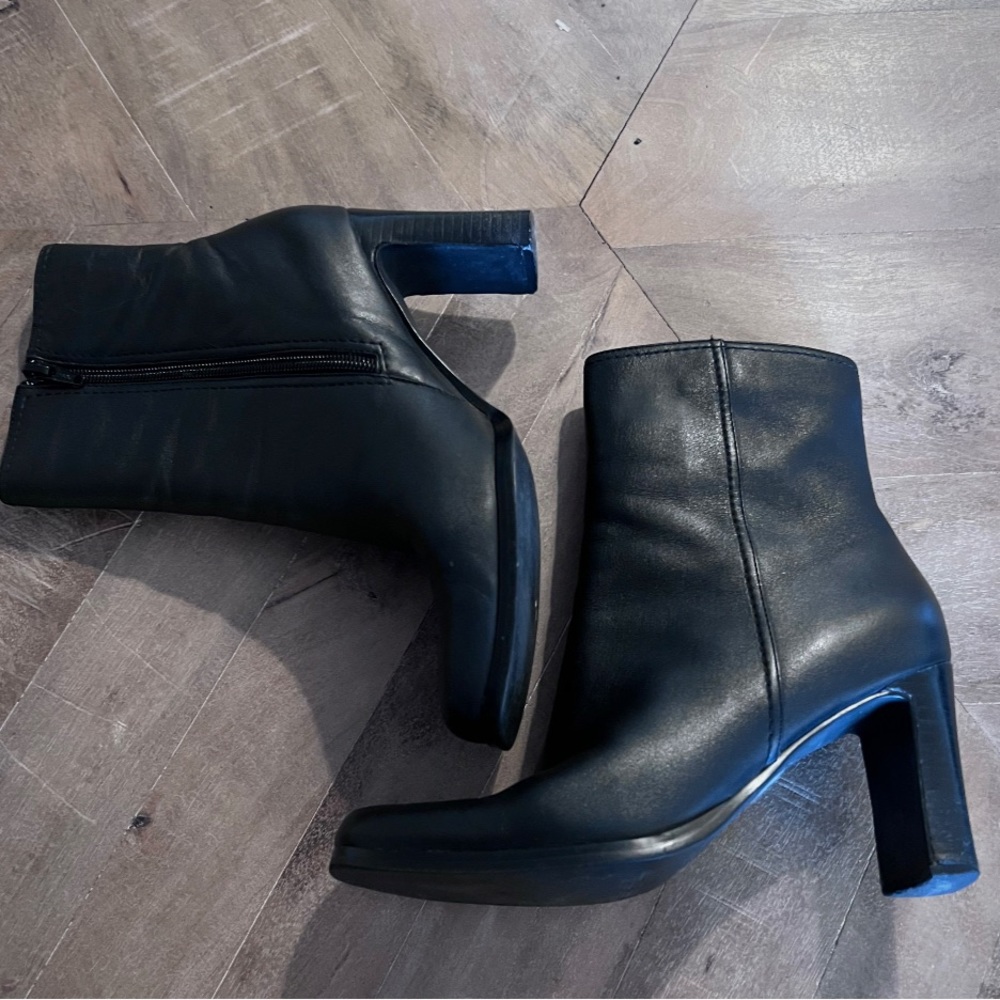 Markon Black Leather Boots